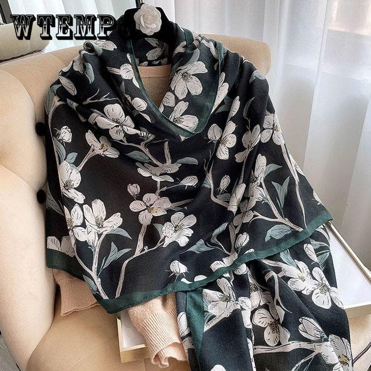 Luxusná značka jeseň a zima ženy Nový štýl Móda Farba Zladená potlač Hodvábna šatka Lady Obľúbená pokrývka hlavy Plážový šál cm