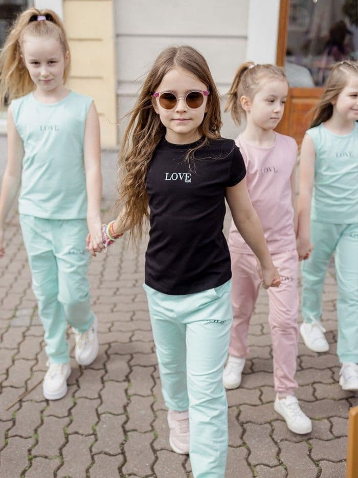 Dievčenské tričko LOVE s krátkym rukávom